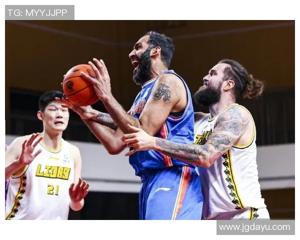 吉林队与四川外援的精彩对决引发球迷热议,谁能在赛场上胜出 吉林队与四川外援的精彩对决引发球迷热议,谁能在赛场上胜出